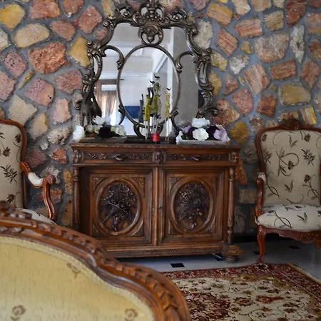 Iris Loutra Edipsou (Evia)